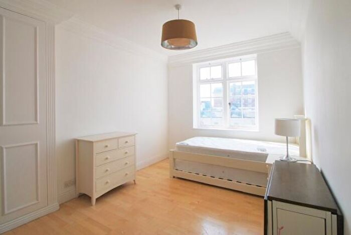 Studio To Rent In Langford Court, Abbey Road, St John's Wood, NW8