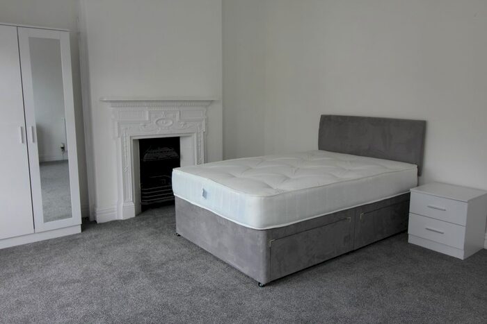 5 Bedroom Property To Rent In Tewkesbury Street, Cathays, Cardiff CF24