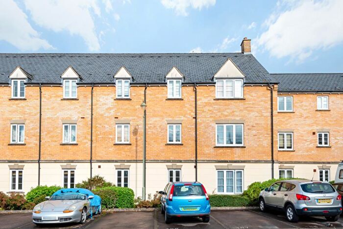 2 Bedroom Flat To Rent In Harvest Way, Witney, OX28