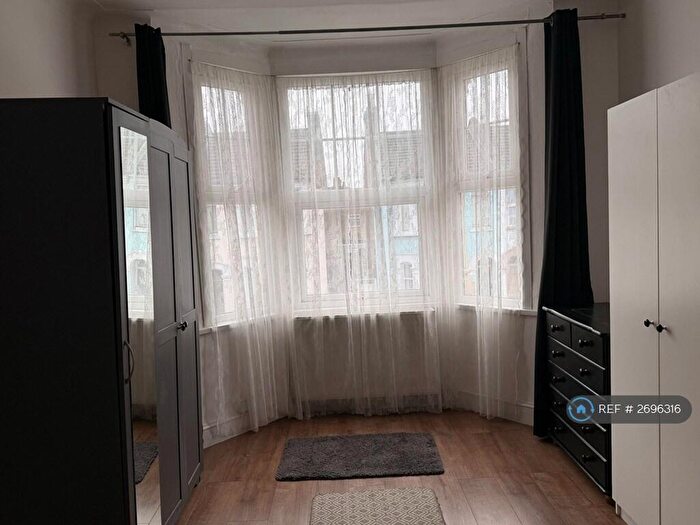 2 Bedroom Maisonette To Rent In Knotts Green Road, London, E10