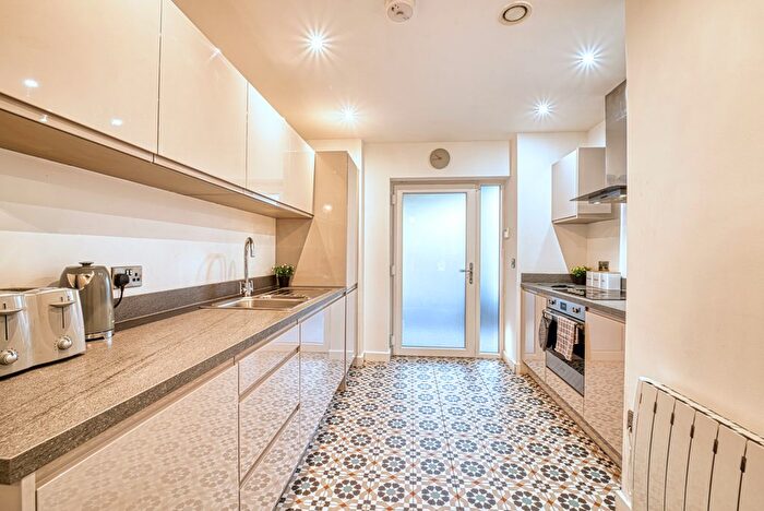 2 Bedroom Flat To Rent In Peggy Lane, Manchester, M22