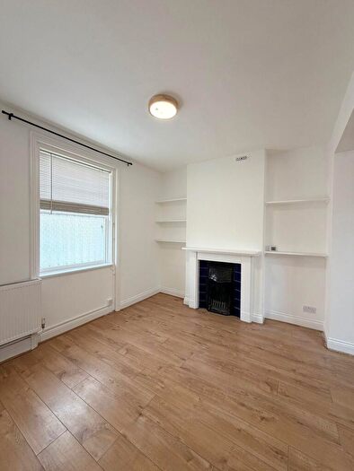 2 Bedroom Terraced House To Rent In Western Road, Hove, BN3