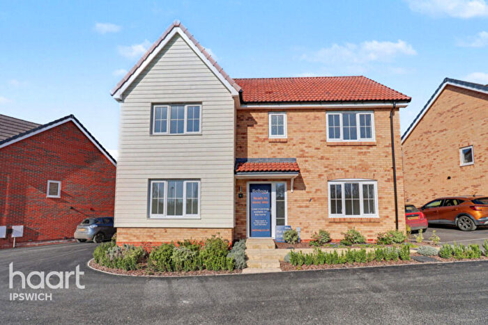 4 Bedroom Detached House For Sale In Pinewood Grange, Ipswich, IP14