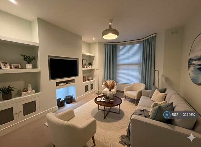 2 Bedroom Flat To Rent In Hurstbourne Road, London, SE23