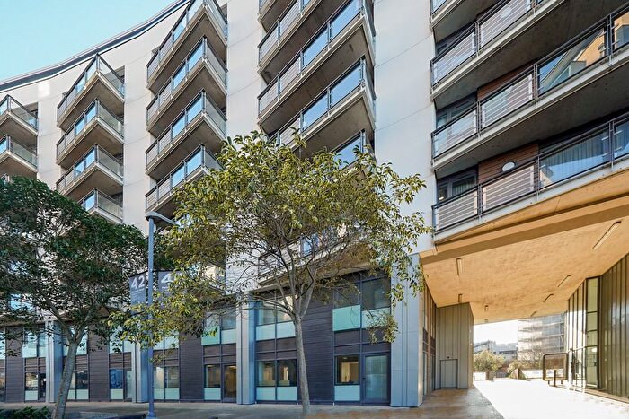 2 Bedroom Flat For Sale In Palmers Road, London, E2