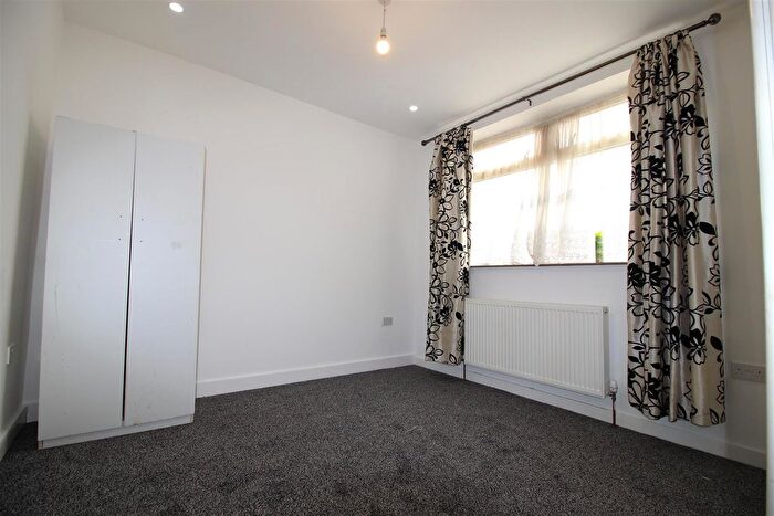 1 Bedroom Flat To Rent In Melford Road, London, E11