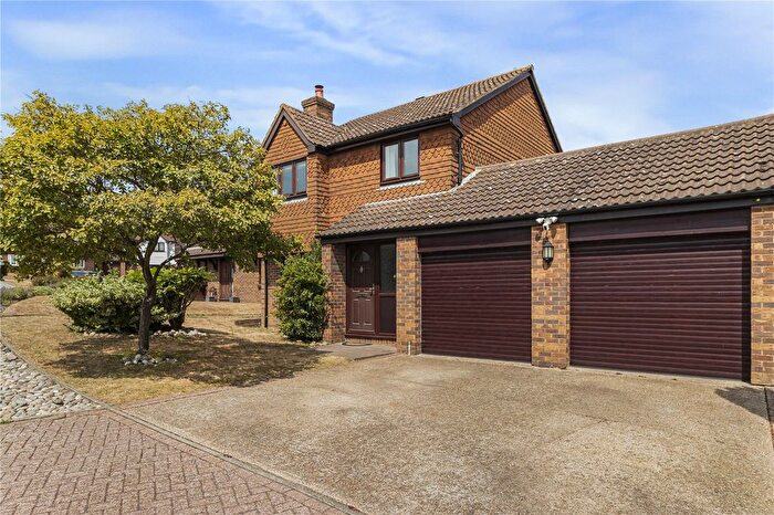 4 Bedroom Detached House For Sale In Harfst Way, Swanley, Kent, BR8