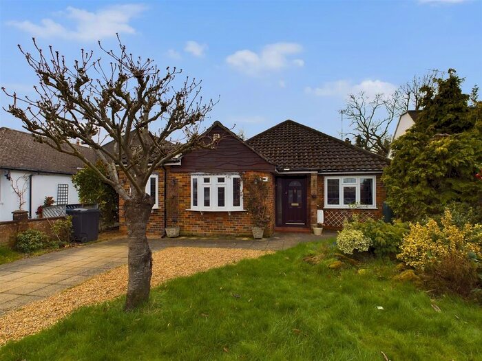 3 Bedroom Detached Bungalow To Rent In Stoke Road, Walton-On-Thames, KT12