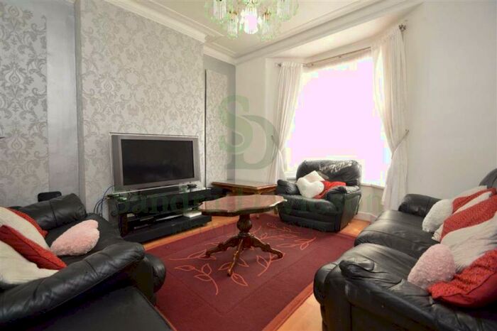 3 Bedroom Terraced House To Rent In Eighth Avenue, London, E12