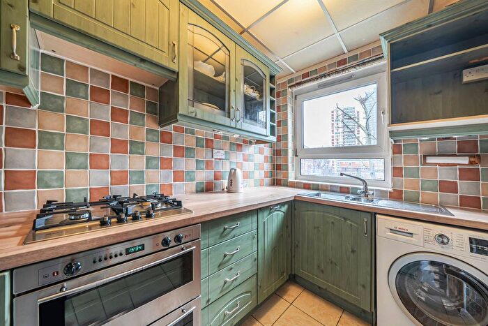 2 Bedroom Flat To Rent In Renforth Street, Rotherhithe, London, SE16