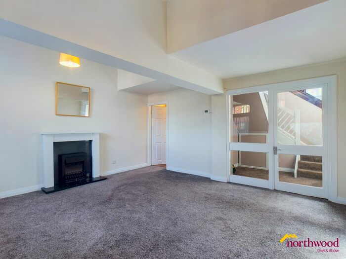 2 Bedroom Town House To Rent In St Christophers Avenue, Penkhull, ST4