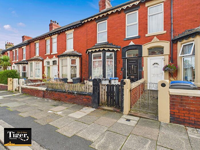 2 Bedroom Flat To Rent In Palatine Road, Blackpool, Lancashire, FY1