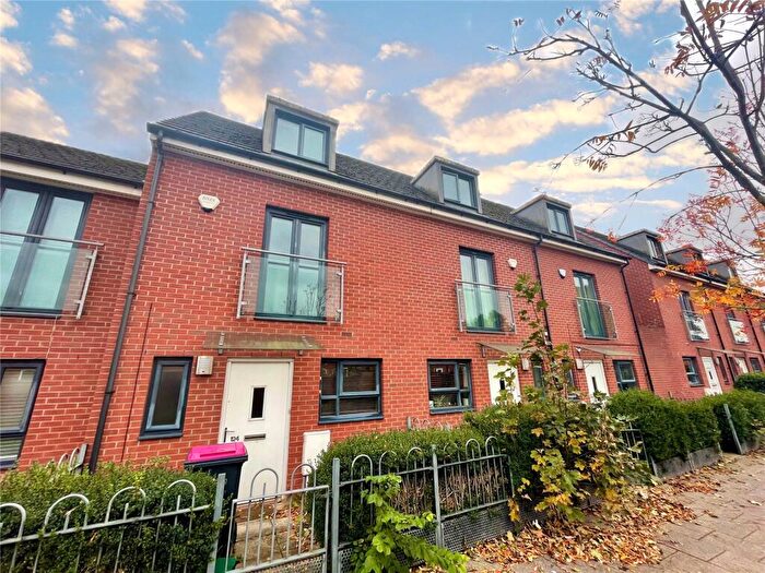 3 Bedroom House To Rent In Camp Street, Salford, Greater Manchester, M7