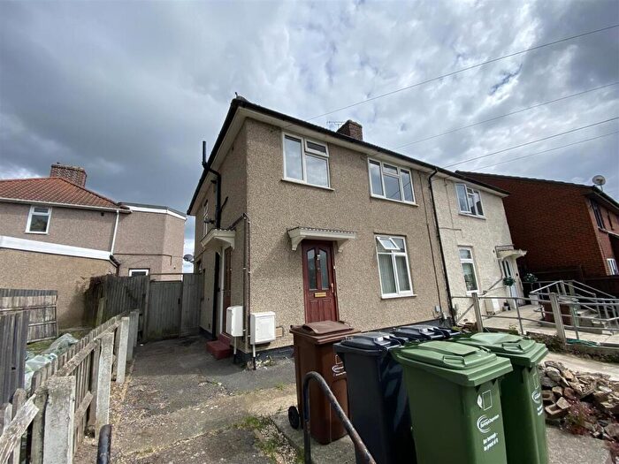 1 Bedroom Maisonette For Sale In Halbutt Street, Dagenham, RM9