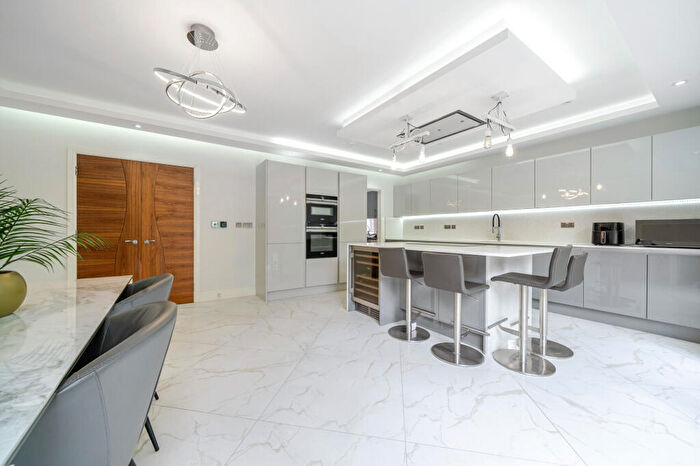 5 Bedroom House For Sale In Hadley Road, Enfield, EN2