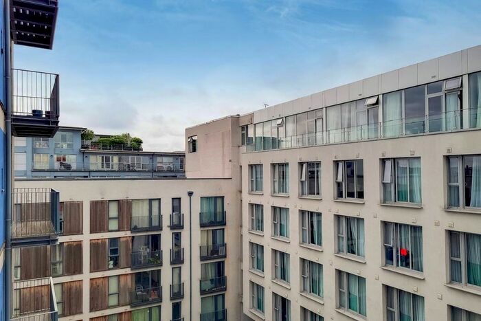 2 Bedroom Flat To Rent In City Walk, London Bridge, London, SE1