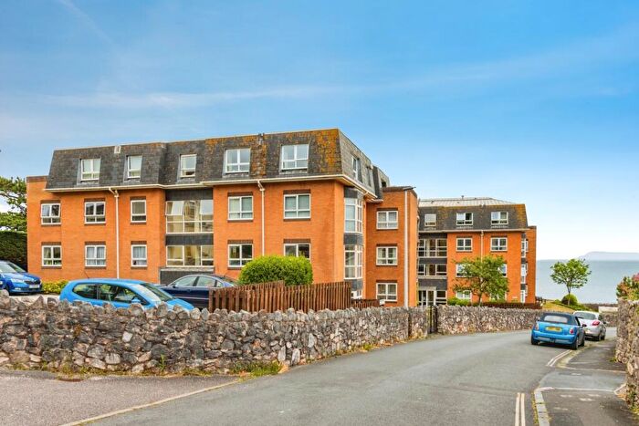 2 Bedroom Flat For Sale In East Cliff Road, Dawlish, Devon, EX7