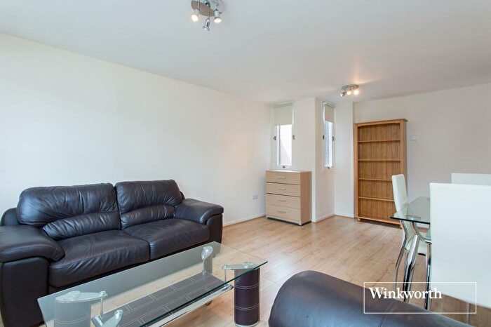 2 Bedroom Apartment To Rent In Chandos Way, London, NW11