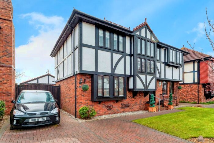 4 Bedroom Detached House For Sale In Parc Tudur, Kinmel Bay, Conwy, LL18