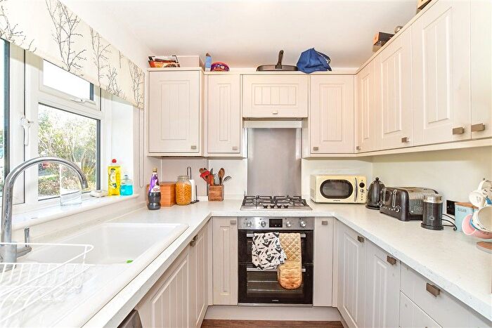 2 Bedroom Semi-Detached House For Sale In College Avenue, Tonbridge, Kent, TN9