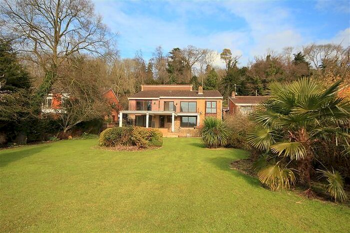 4 Bedroom Detached House To Rent In The Warren, Caversham, Reading, Berkshire, RG4