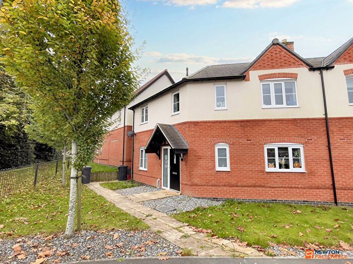3 Bedroom Semi Detached House For Sale In Dale Road, Ibstock, LE67