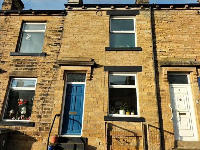 2 Bedroom Terraced House For Sale In Clarendon Terrace, Pudsey, LS28