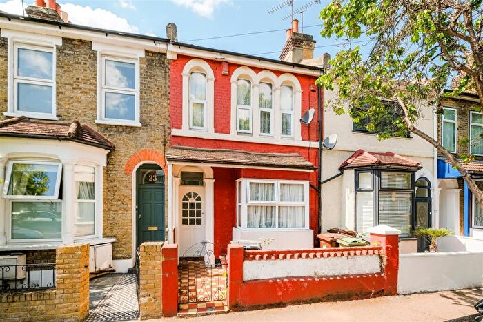3 Bedroom House For Sale In Violet Road, Walthamstow, E17