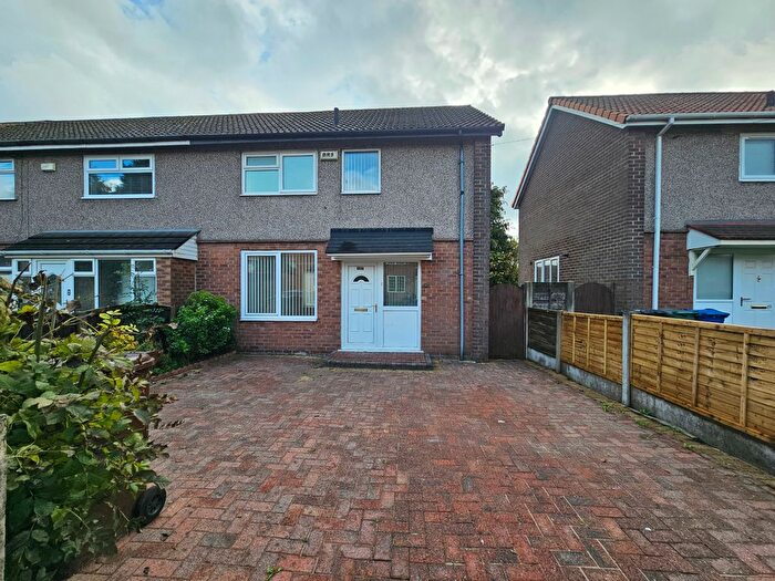 2 Bedroom End Of Terrace House To Rent In Douglas Close, Whitefield, M45