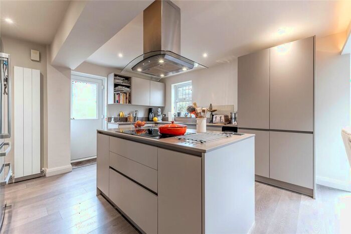 4 Bedroom Detached House For Sale In Shadwell Lane, Leeds, LS17