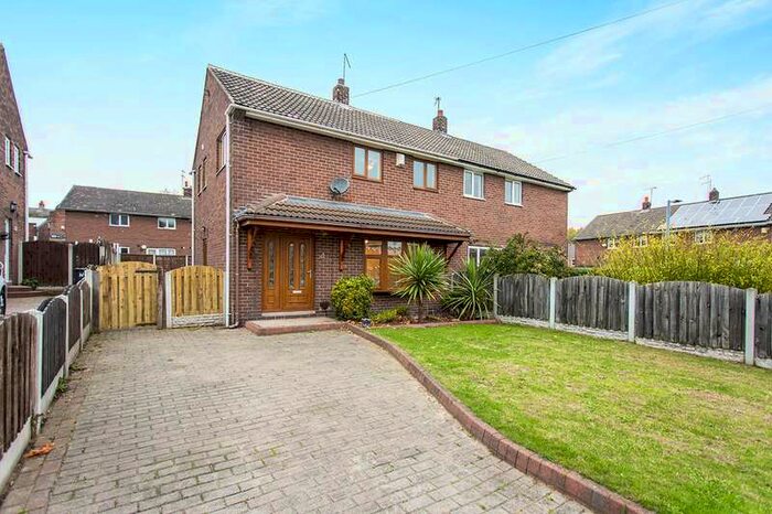 3 Bedroom Semi-Detached House To Rent In Lulworth Close, Barnsley, South Yorkshire, S70