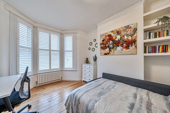 2 Bedroom Flat For Sale In Fairlawn Park, Sydenham, London, SE26