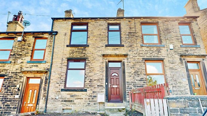 3 Bedroom Terraced House For Sale In Lillands Lane, Brighouse, HD6