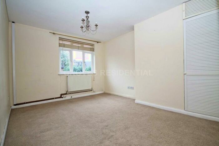 2 Bedroom Maisonette To Rent In Errol Gardens, New Malden, KT3