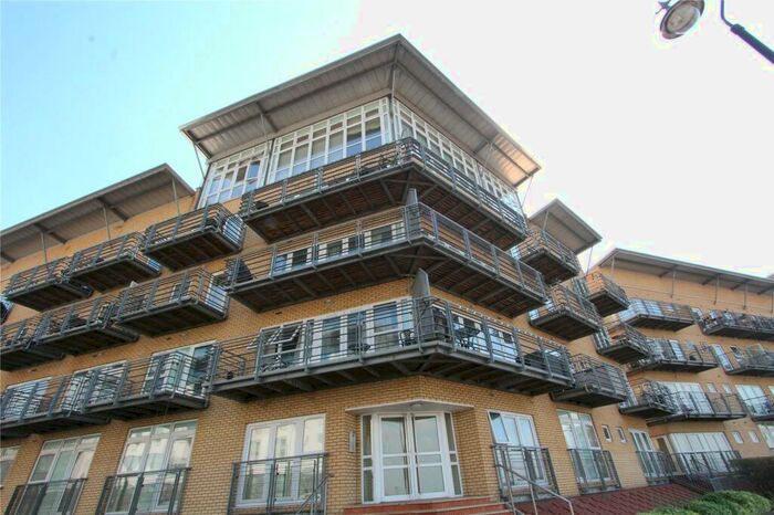 1 Bedroom Flat To Rent In Carmichael Avenue, Greenhithe, Kent, DA9