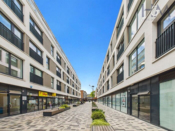 1 Bedroom Flat For Sale In Boston House, Park Place, Stevenage, Hertfordshire, SG1