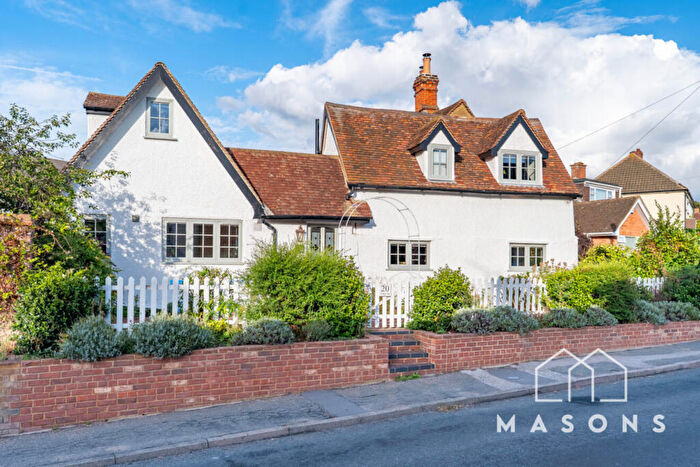 3 Bedroom Semi-Detached House To Rent In Hillfoot Road, Shillington, Bedfordshire, SG5