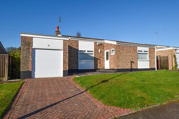 3 Bedroom Detached Bungalow For Sale In Oakridge Close, Wirral, CH62