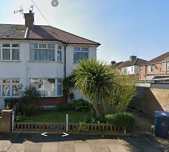 1 Bedroom Flat To Rent In Hill Crescent, Harrow, HA1