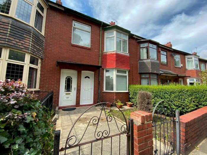 3 Bedroom Apartment To Rent In Saltwell View, Saltwell, NE8