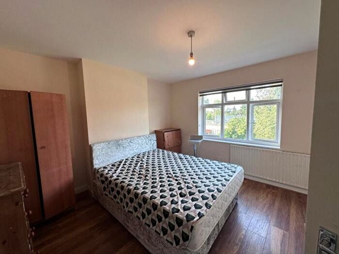 Terraced House To Rent In High Worple, Harrow, Greater London, HA2