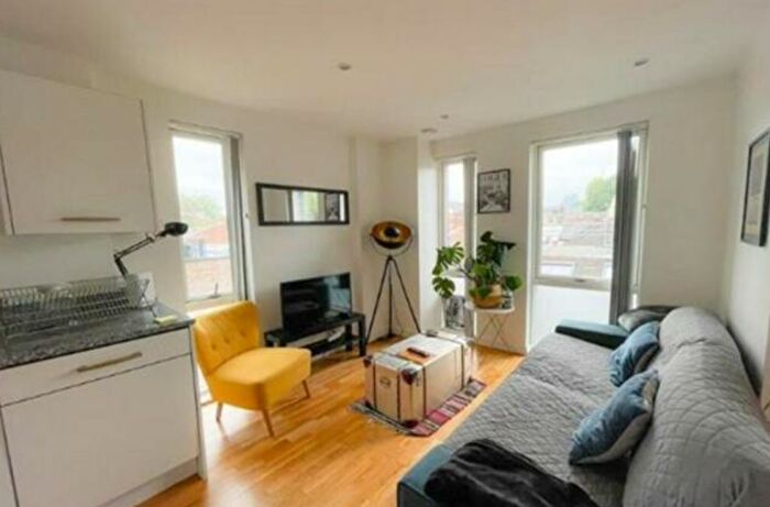 2 Bedroom Flat To Rent In Austin Street, E2