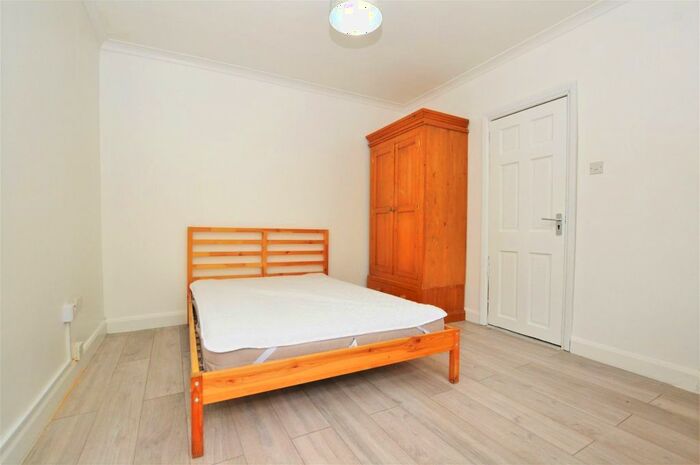 1 Bedroom Studio To Rent In Pembroke Place, Isleworth, TW7
