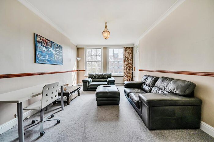 3 Bedroom Apartment To Rent In Circus Road, London, NW8
