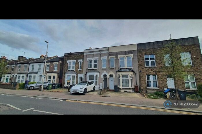 1 Bedroom Flat To Rent In Cann Hall Road, London, E11