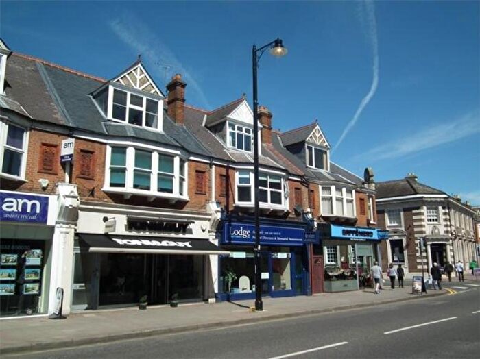 1 Bedroom Apartment To Rent In High Street, Weybridge, Surrey, KT13