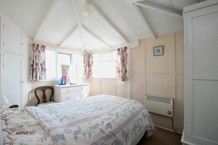 2 Bedroom Bungalow For Sale In Flat Cliffs, Filey, YO14