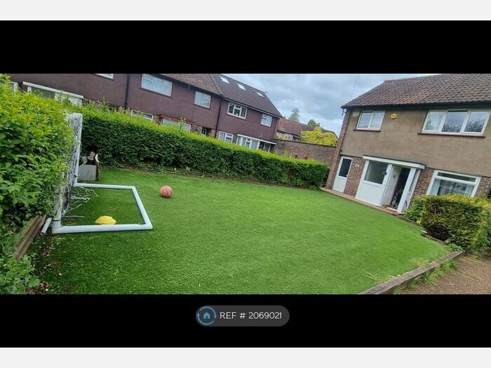 3 Bedroom End Of Terrace House To Rent In Petersham Close, Sutton, SM1