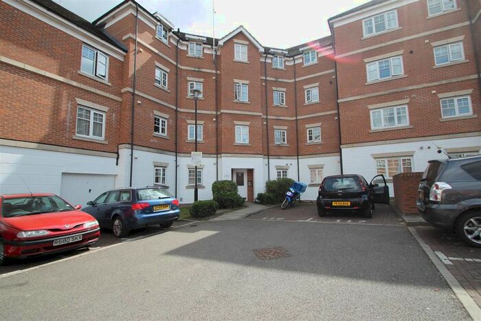 2 Bedroom Flat To Rent In Symphony Close, Edgware, HA8
