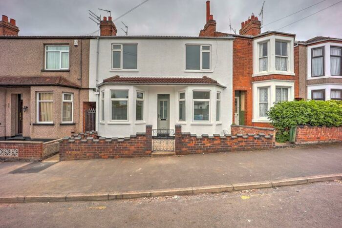 3 Bedroom House To Rent In Holbrook Avenue, CV21